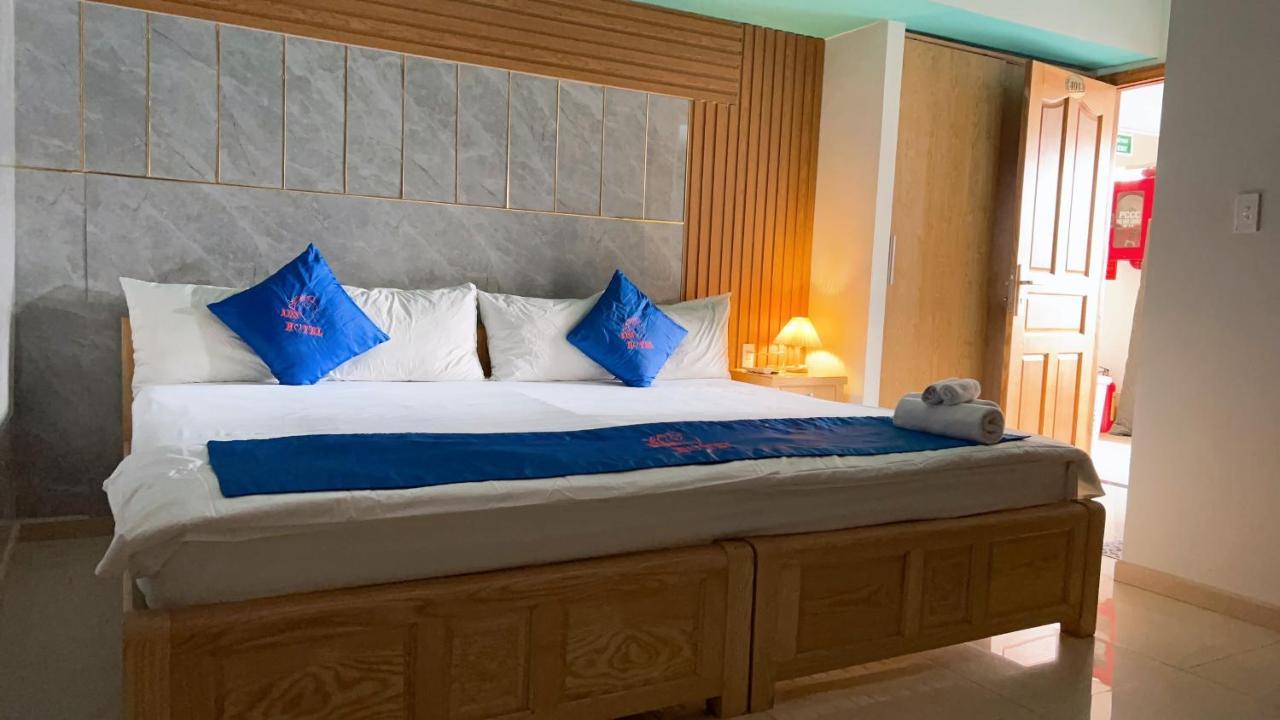 Kiss Hotel Tan Binh Ho Chi Minh City Bagian luar foto