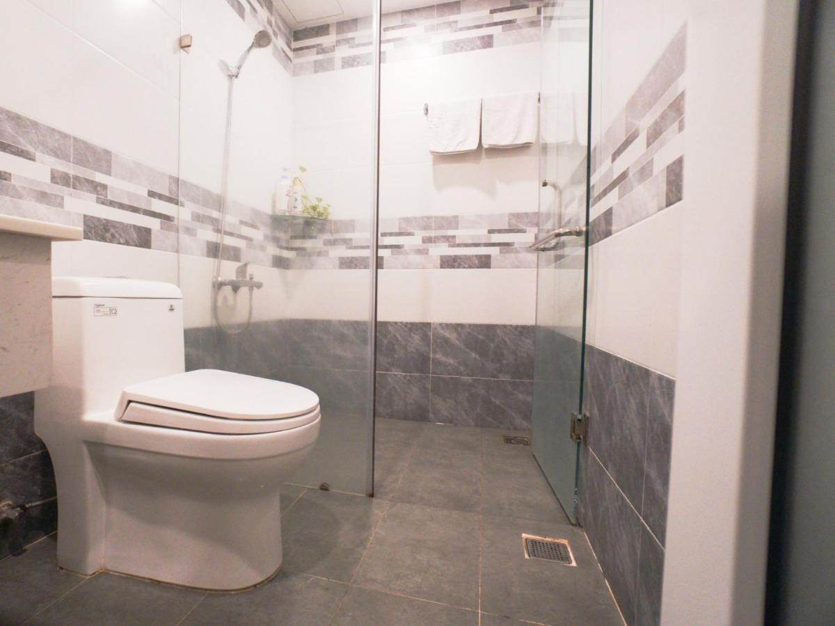 Kiss Hotel Tan Binh Ho Chi Minh City Bagian luar foto
